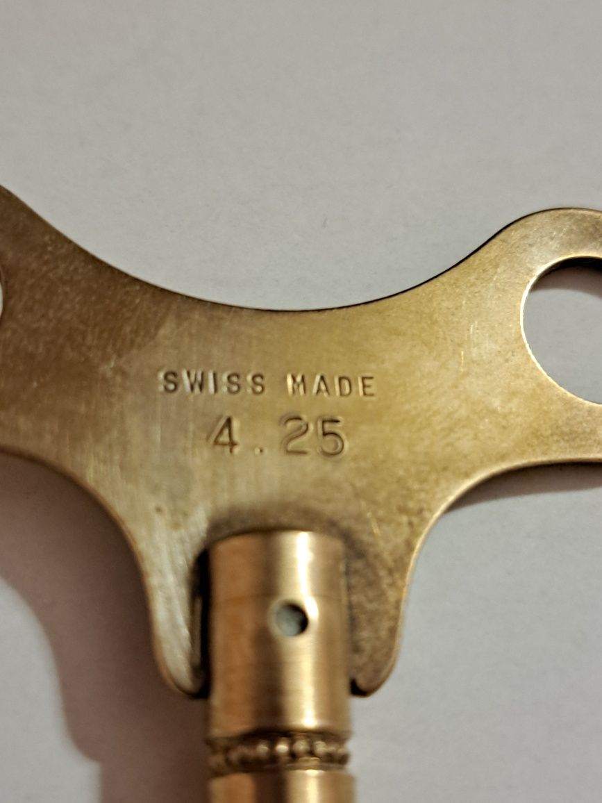 Месингов ключ за стенен часовник Swiss made 4,25 Nr. 8