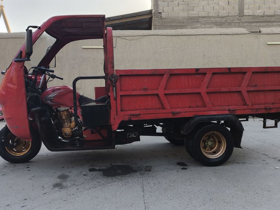 Лочин мото сотилади