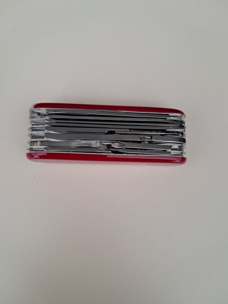 Нож Victorinox чисто нов