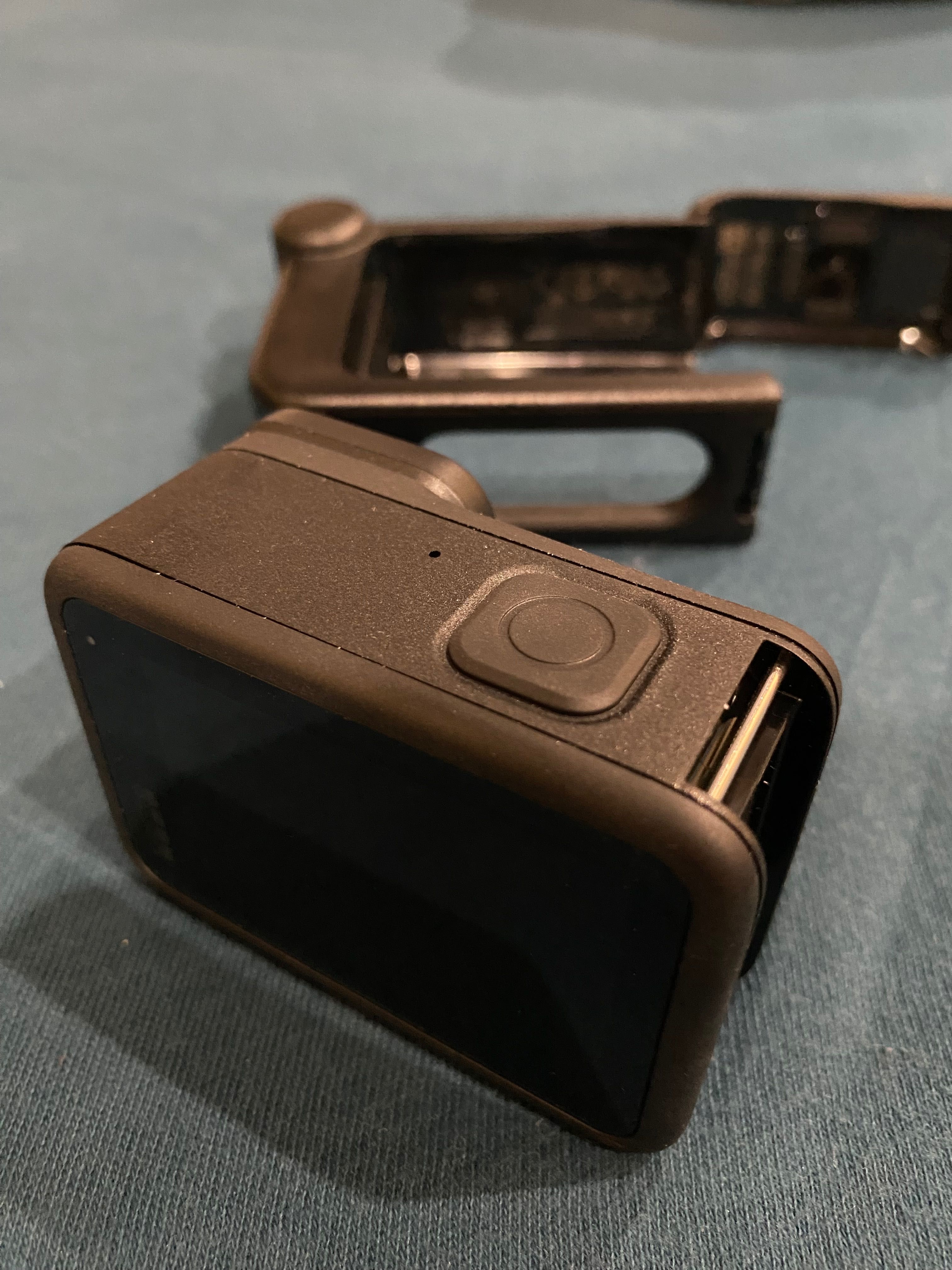 Продавам Екшън камера GOPRO HERO 13 CREATOR EDITION wi-fi, gps