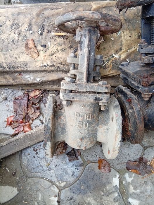 Задвижка Срочно кто интересуется