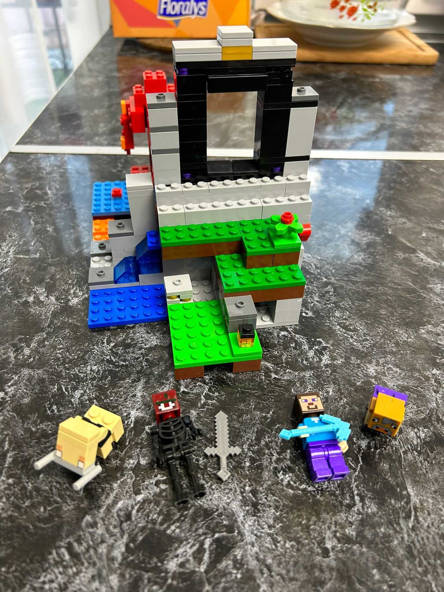 Lego Minecraft The Ruined Portal, 21172 - 305 piese