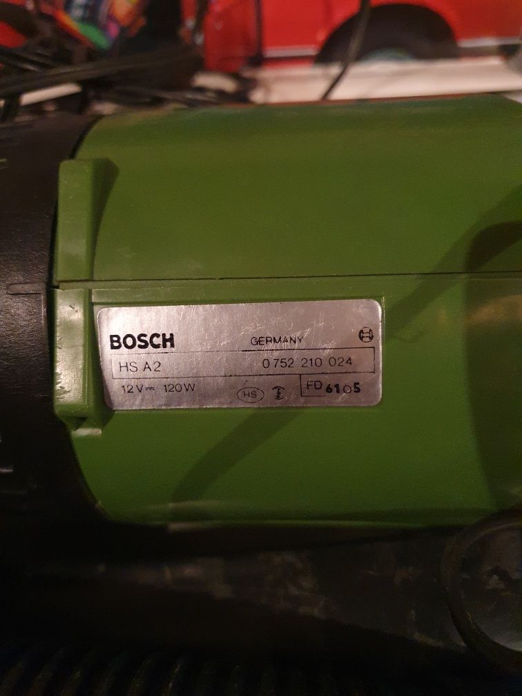 Aspirator auto Bosch cu alimentare la 12v