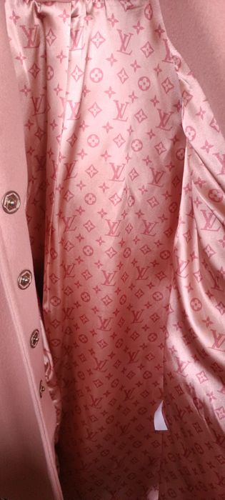 Палто Louis Vuitton розово 40 размер