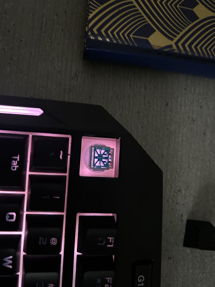 Tastatură SEMI MECANICA urage