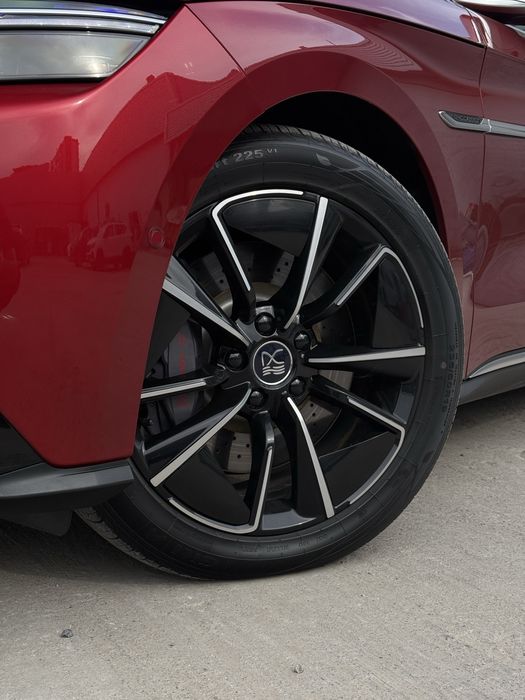 Byd Han Zeekr Lixiang Aito Deepal Tesla Lynk&Co Leapmotor