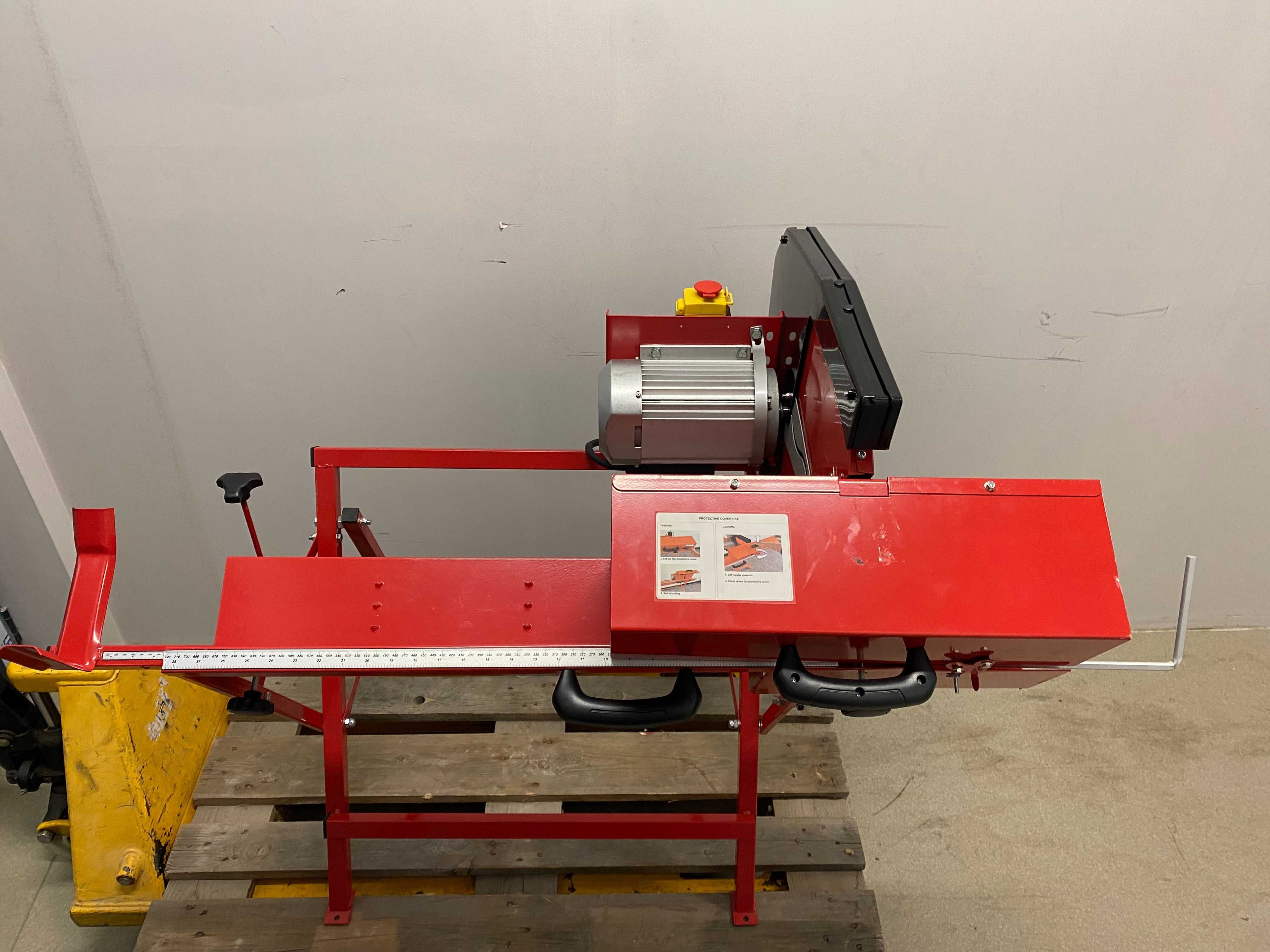 129940	Циркуляр за рязане на дърва до 130mm 2200W RD-LS01