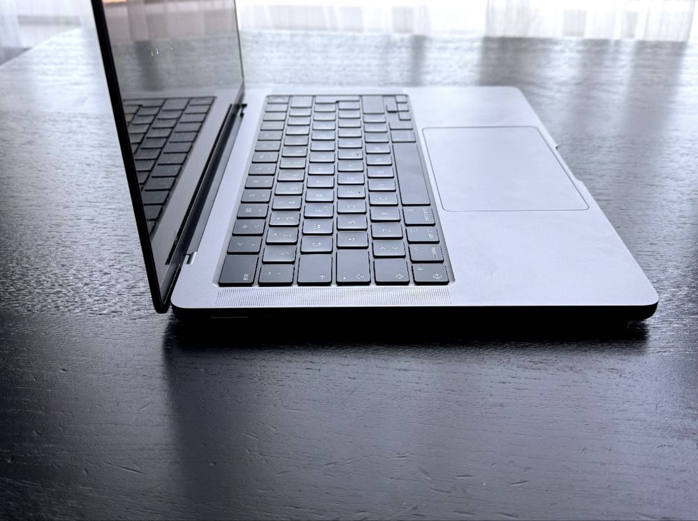 Apple MacBook Pro 14' M1 Pro 16GB RAM 512GB SSD