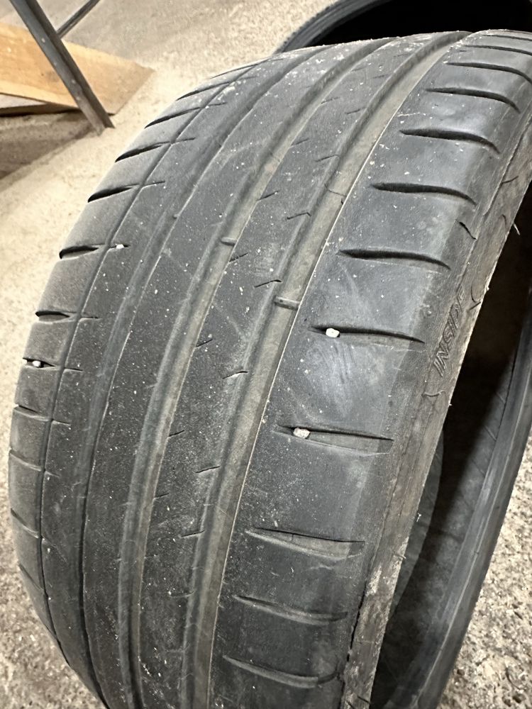 Продам комплект летней резины Michelin R19