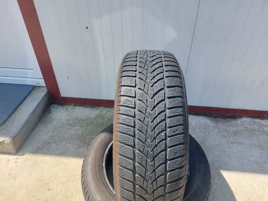 100 lei bucata! Doua anvelope M+S 215 60 17 Dunlop