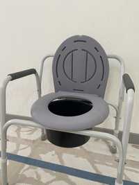 Новый кресло туалет с санитарным оснащением