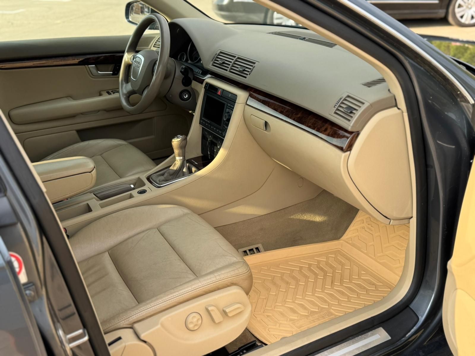 Audi A4 " Sport-Back " Limuzină