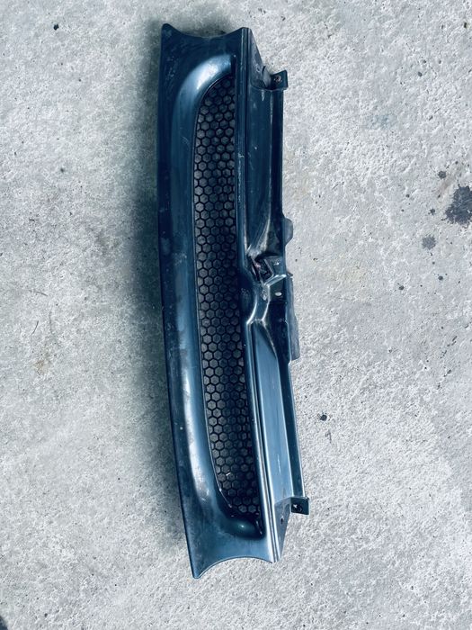 Предна решетка за Golf IV