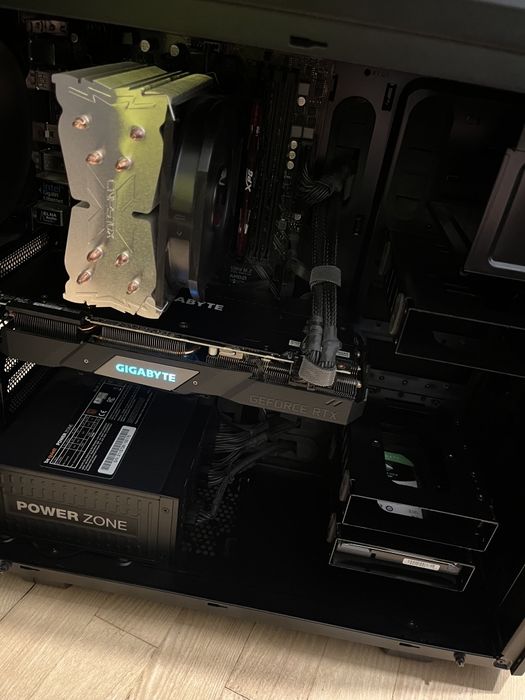 Компютър с RTX 2070 SUPERE и Inter Core i7-9700KF