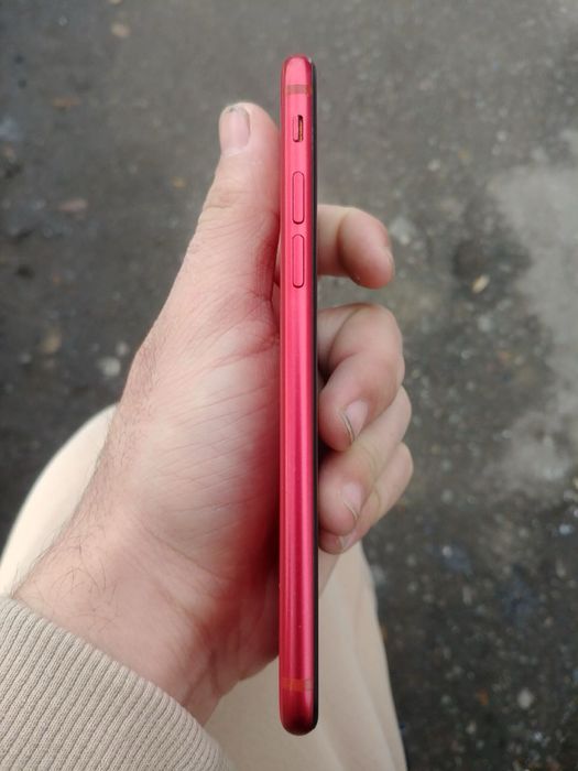 Iphone se 2020 product red