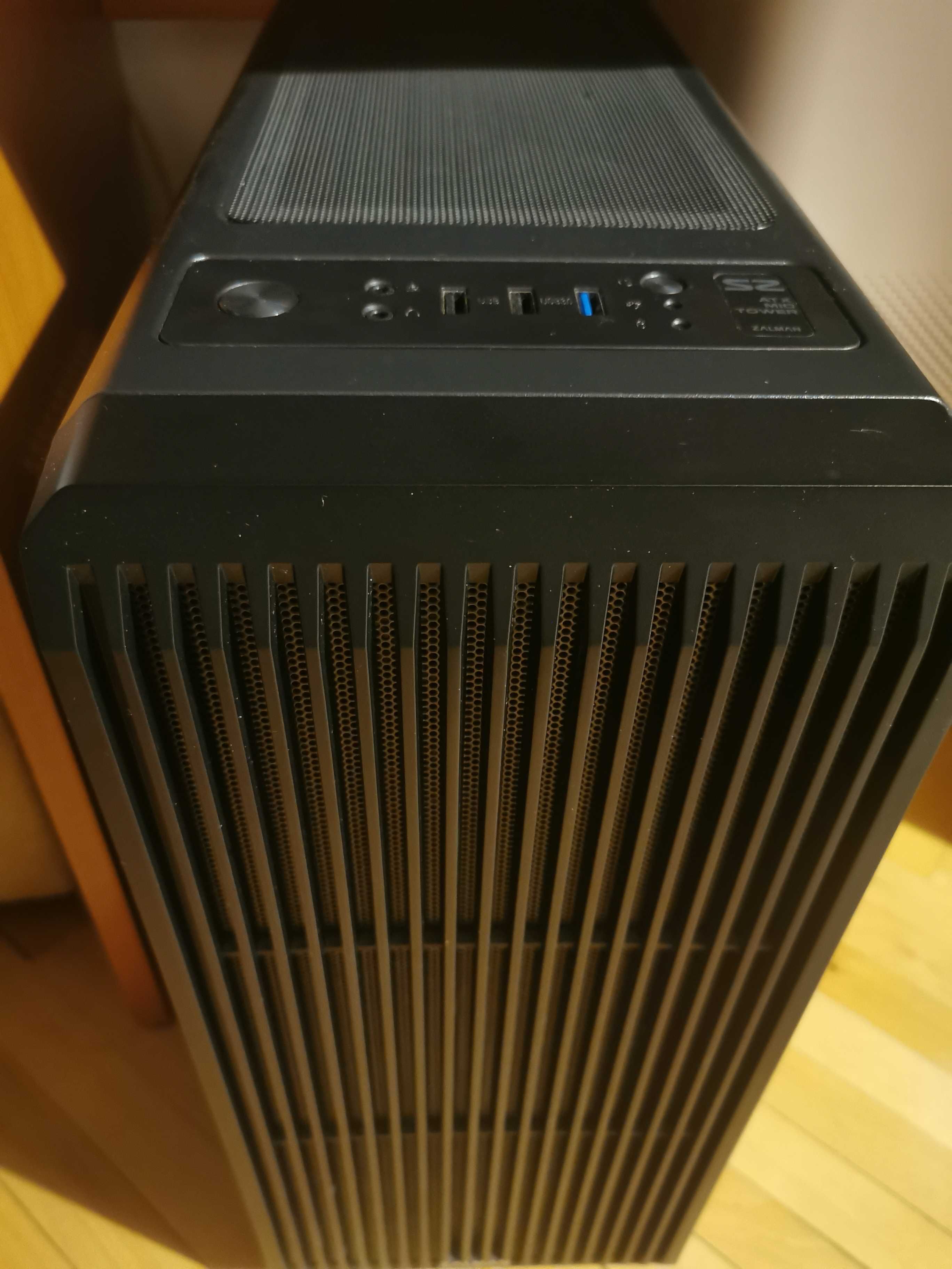 4ядрен  с Nvidia4GB N980  700watt