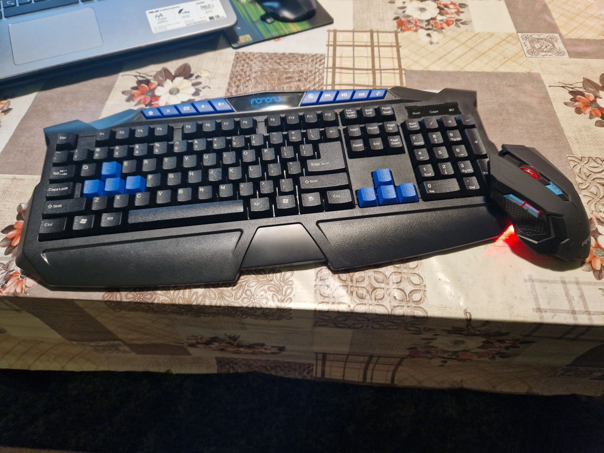Безжична клавиатура с мишка