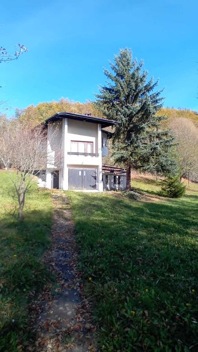 Красива вила в село Стайчовци, община Трън