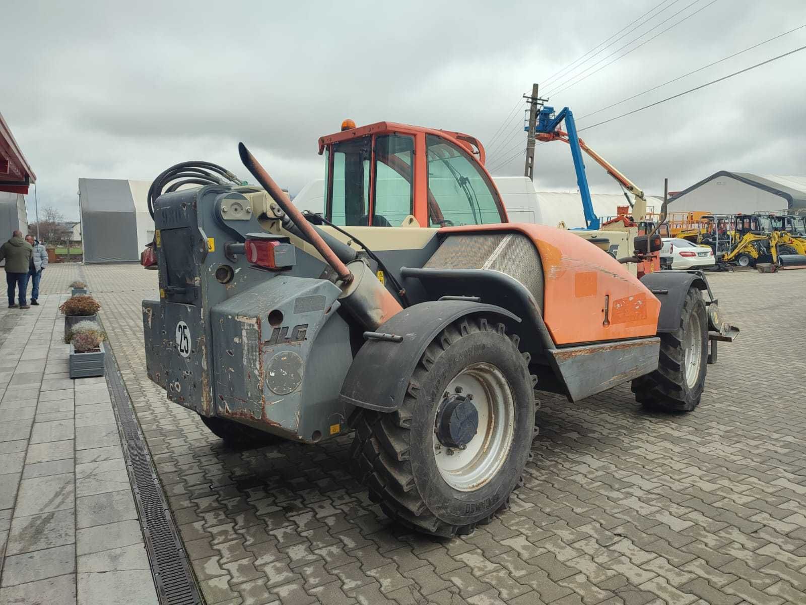 Incarcator frontal telescopic JLG4013 Turbo
