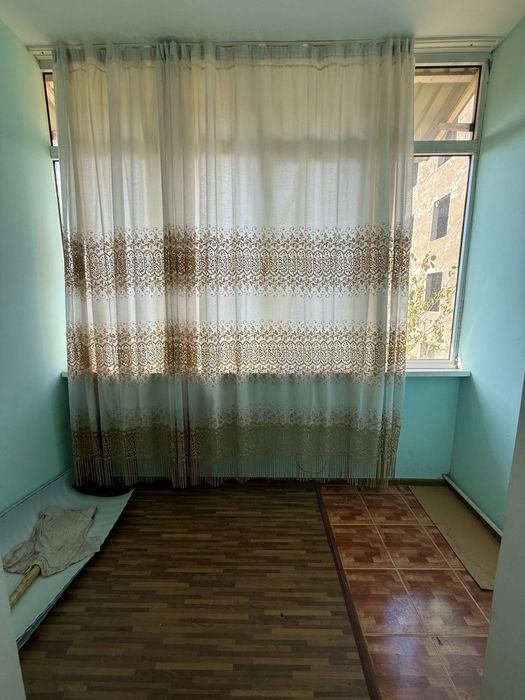 2 xonali kvartira sotiladi