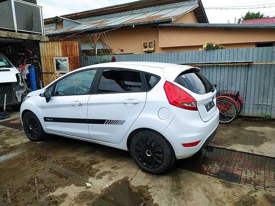 Dezmembrez Ford Fiesta