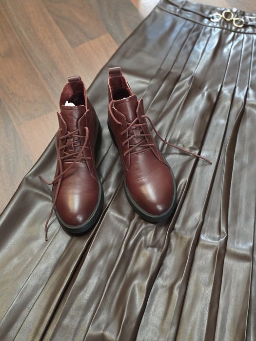 Полусапожки бордового цвета
