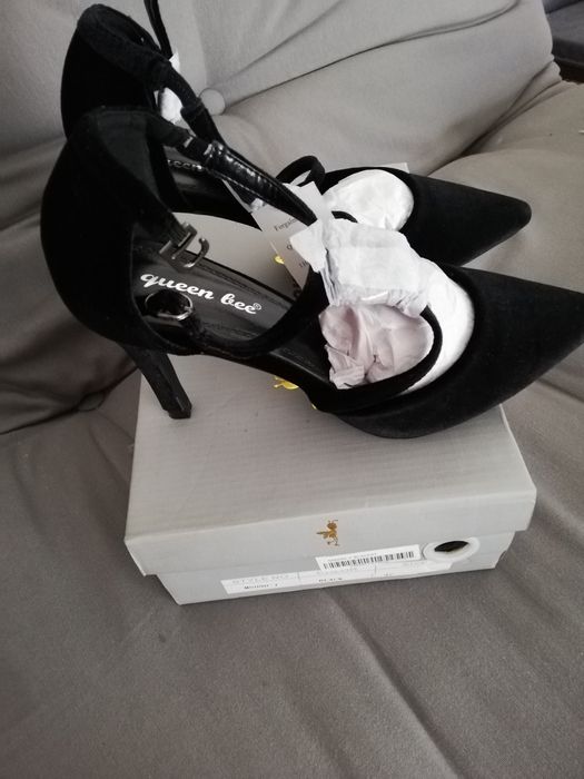 Pantofi eleganți negri sau crem, măsura 37