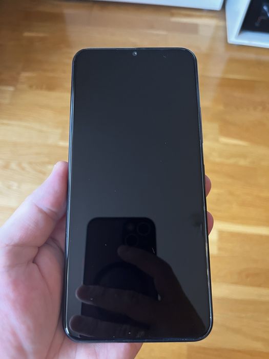 Неразличим от нов Nokia C22 и използван Huawei P8 Lite