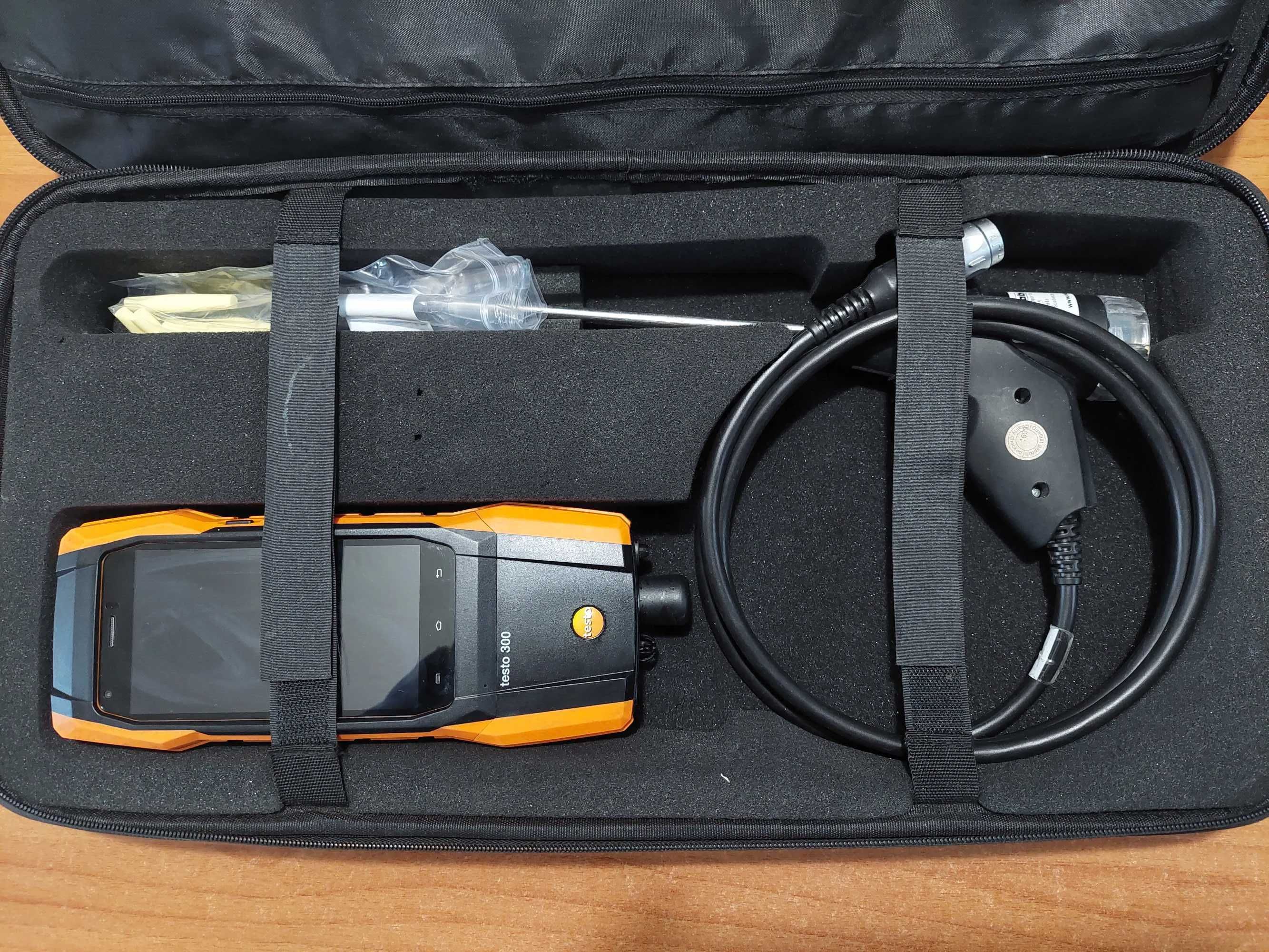Testo 300 cu senzori de O2, CO