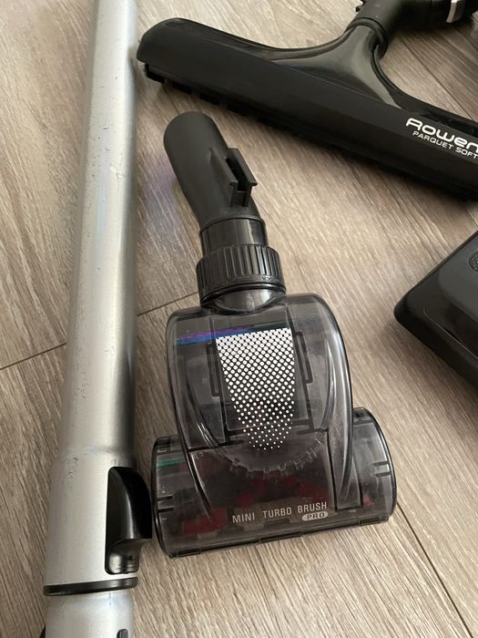 Aspirator Rowenta fara sac ,defect