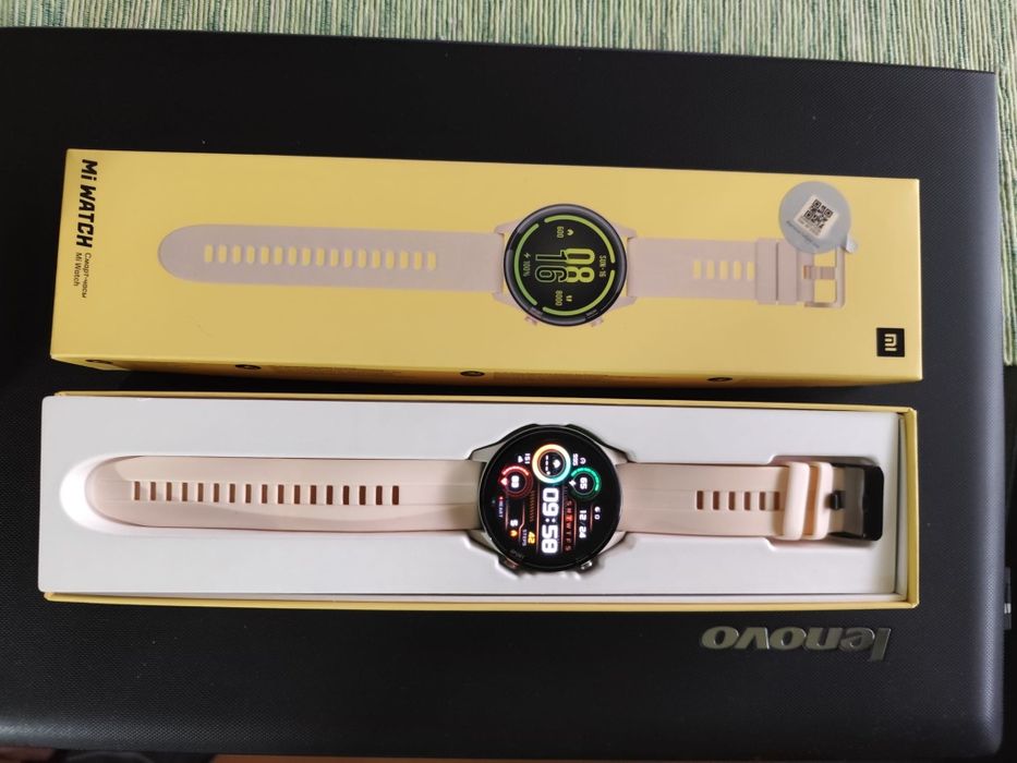 2  Smartwatchuri  Xiaomi Mi Watch unul  bej dama si unul negru