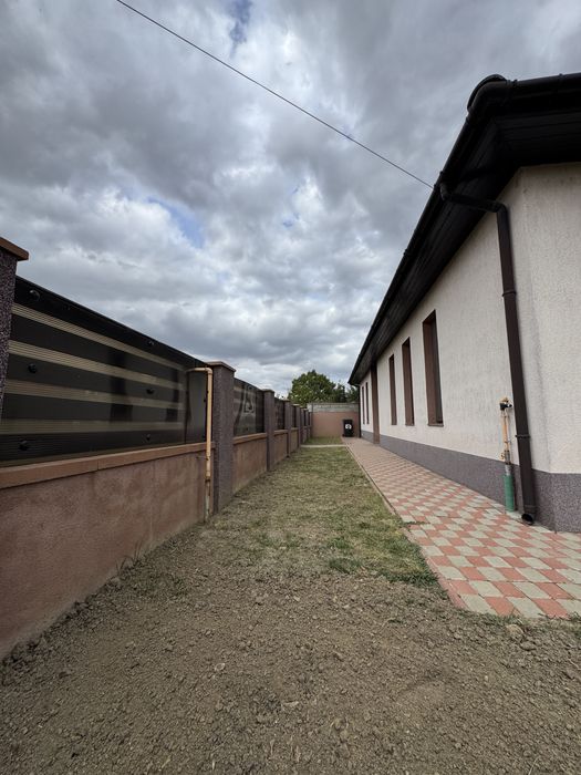 Casa de inchiriat pe parter in Sag