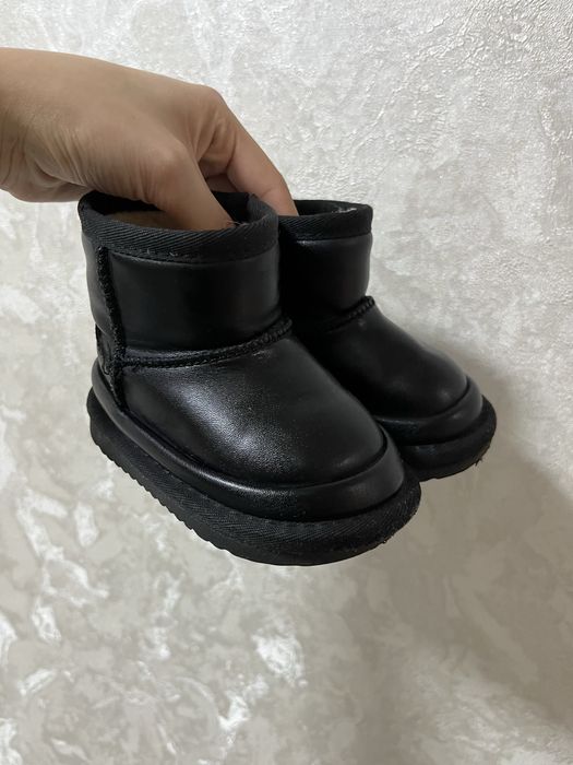 Продам детский угги