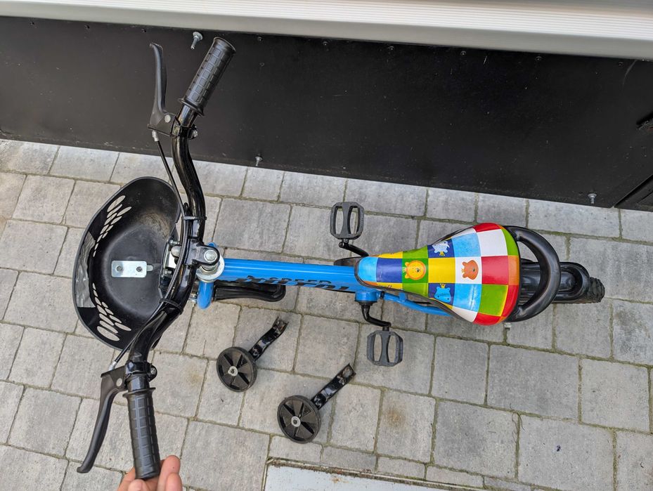 Vând bicicleta copii roti 14 și roti ajutătoare