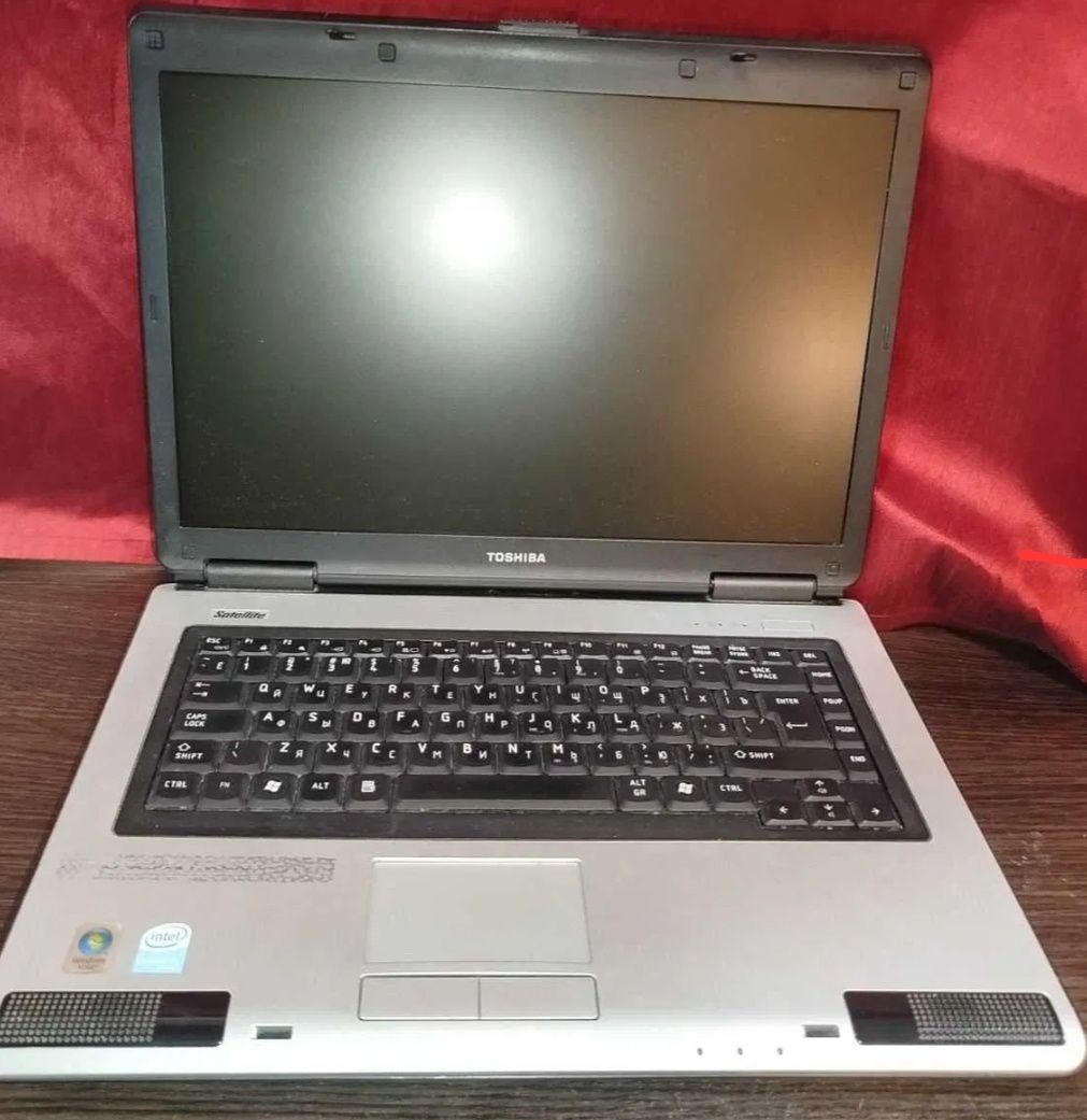 Продаётся ноутбук toshiba satellite l40-17t