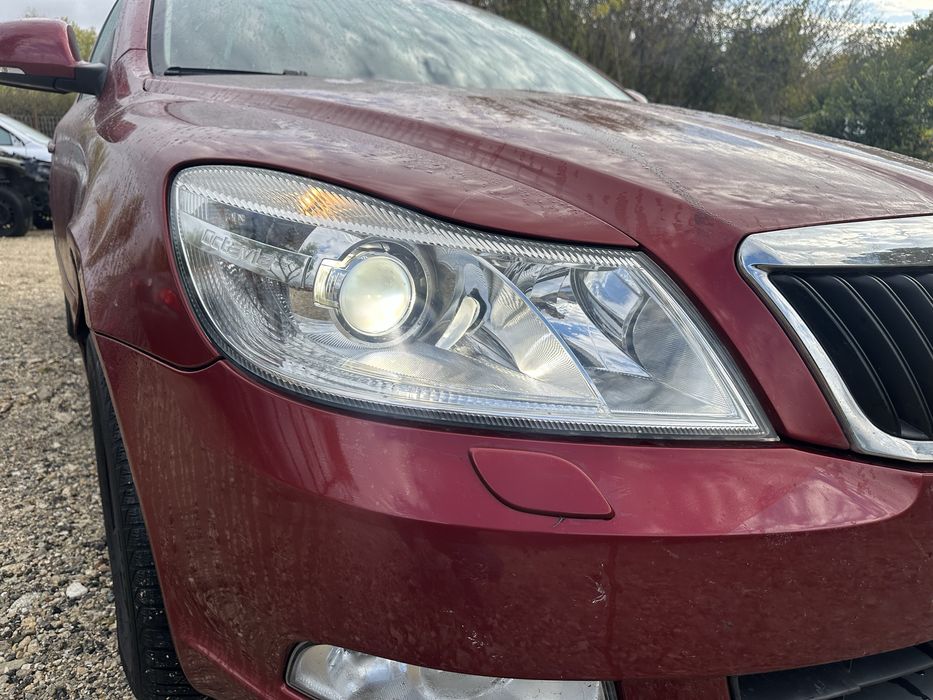 Фар/Фарове Xenon за Шкода Октавия 3