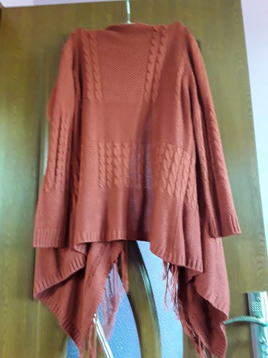 Vând Cardigan Damă în Colț Mărimea XL