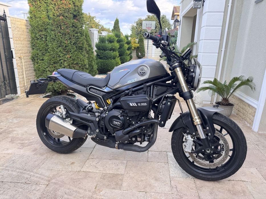 Benelli Leoncino 800