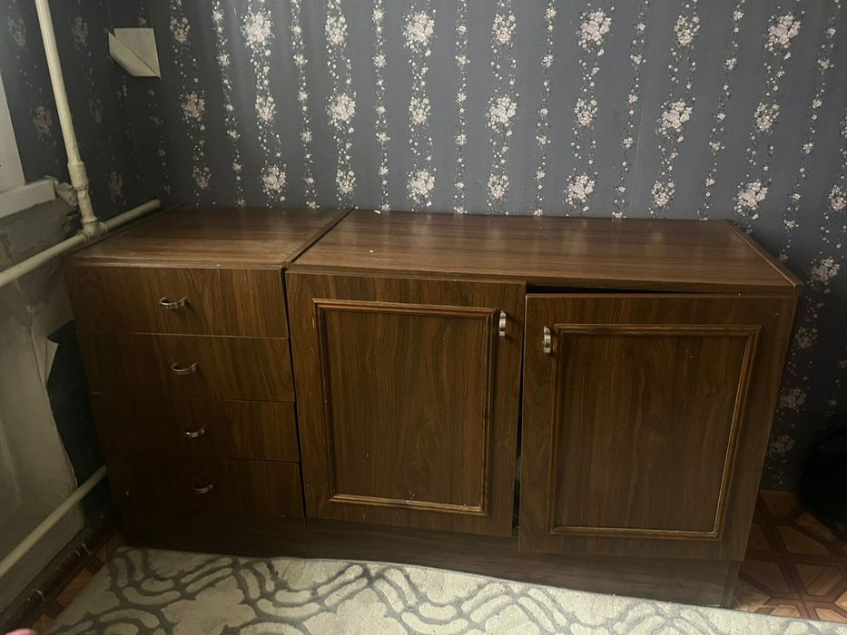Шкафчик в хорошом состаяние.