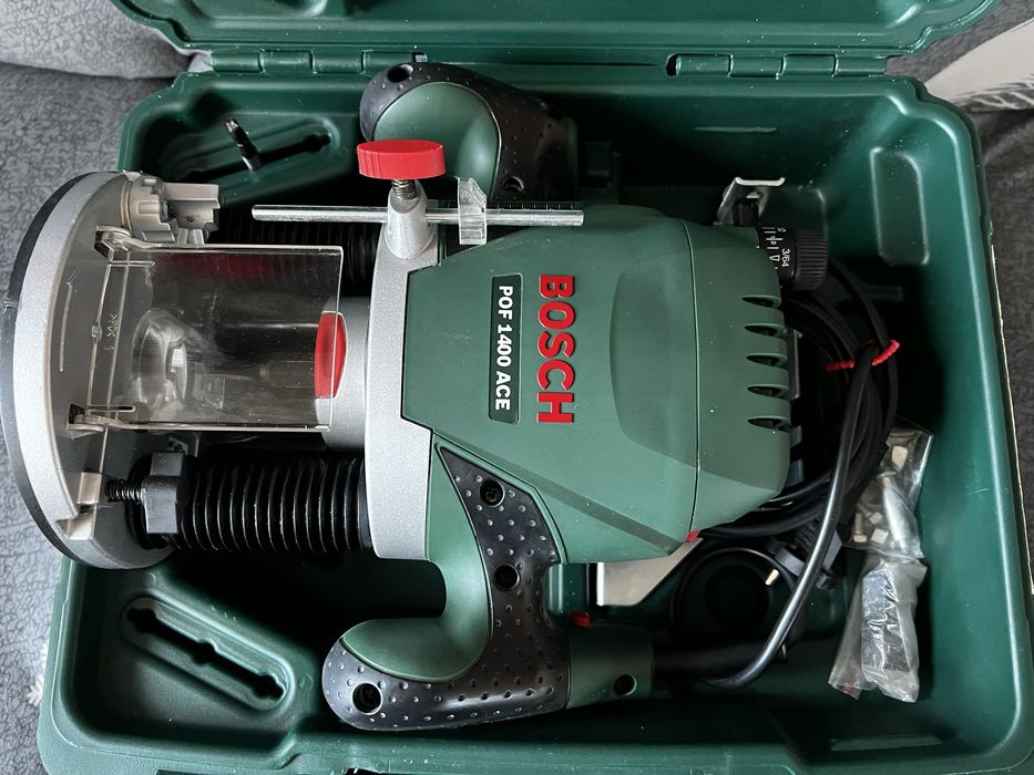 Оберфреза Bosch POF 1400 ACE, 1400 W, 6 - 8 мм, с куфар