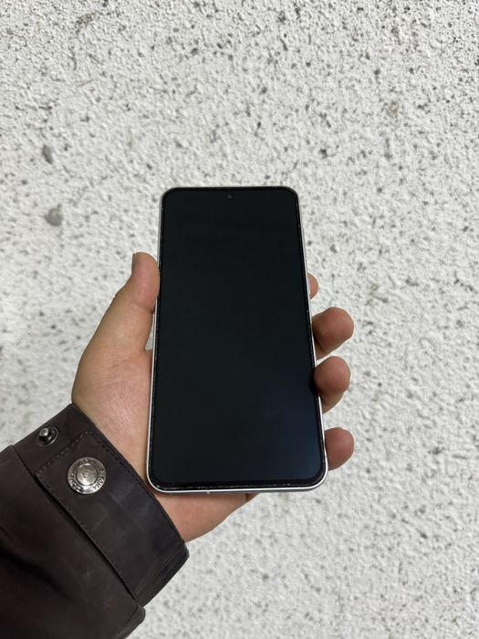 Samsung a56 srochniy sotiladi ideal holatda