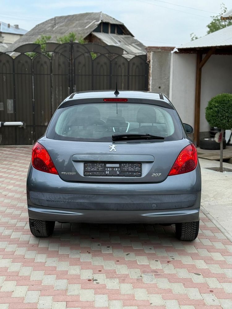 Peugeot 207 1.4 benzina 95 cp/2010