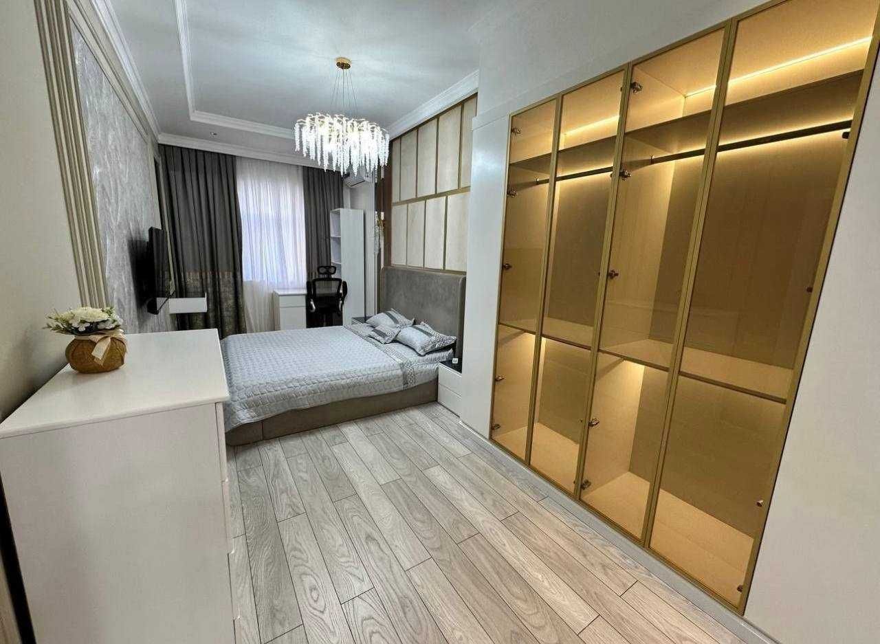 СРОЧНО продажа 4/4/8 ЖК «Ренисанс», 130m2