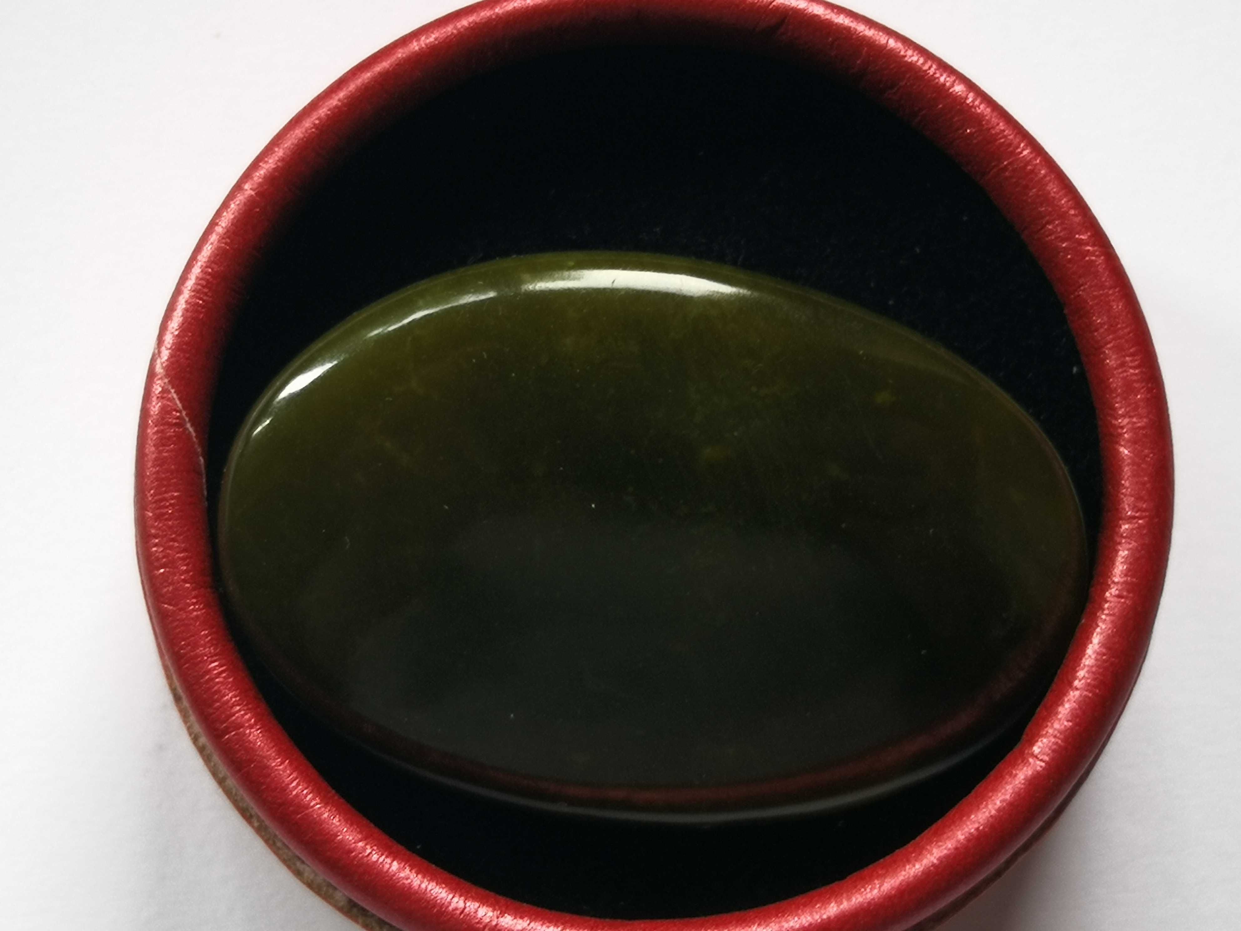 Broșă cu piatră semiprețioasă - jad verde