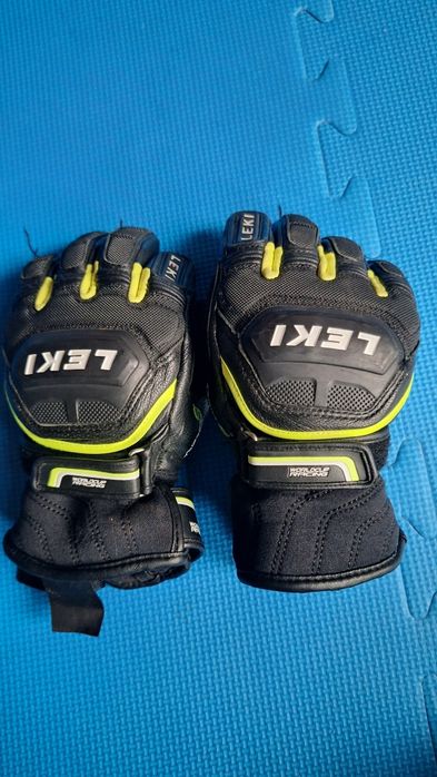 Vand manusi ski leki doua perechi