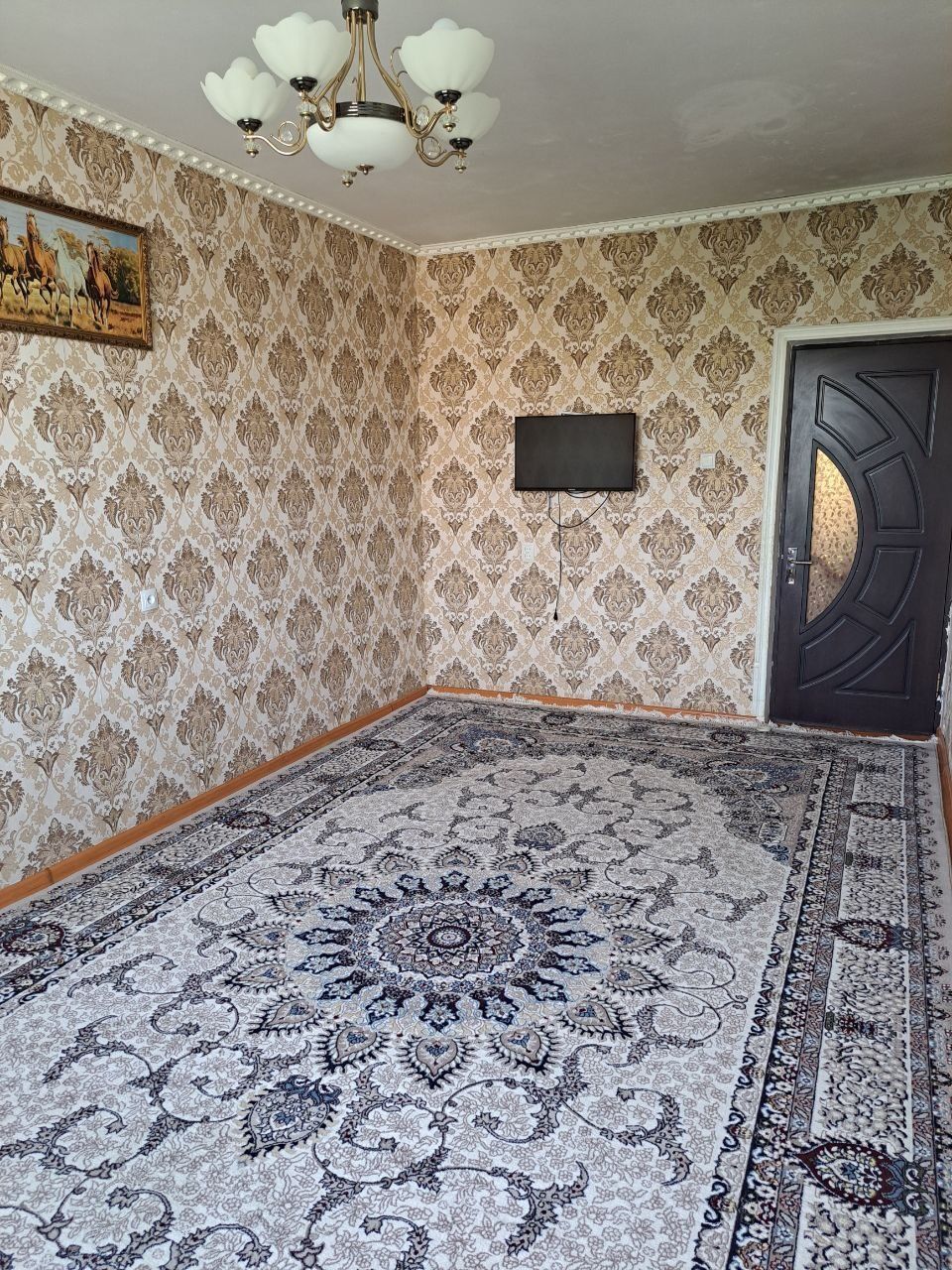 Ko'p qavatli uy sotiladi