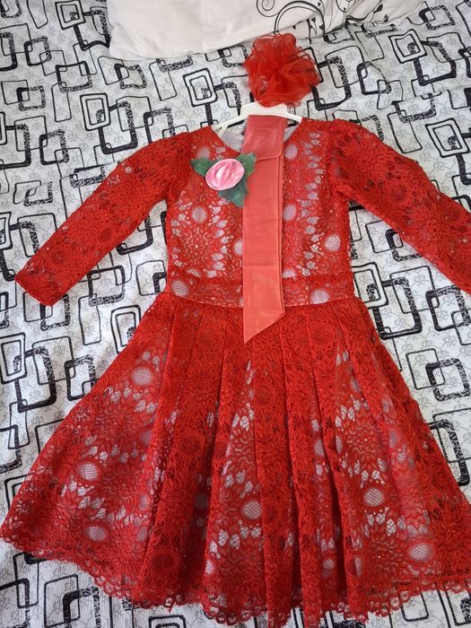 Продам платье нарядное.