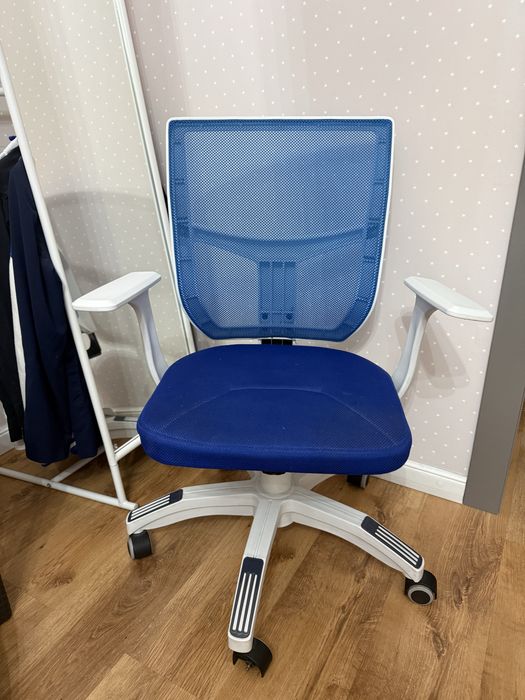 Кресло для ученика или в офис