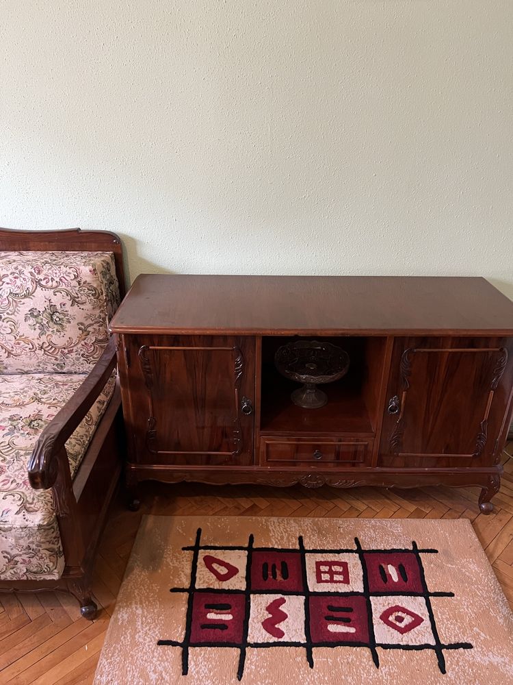Vand mobila lemn pentru sufragerie, model Madrigal.
