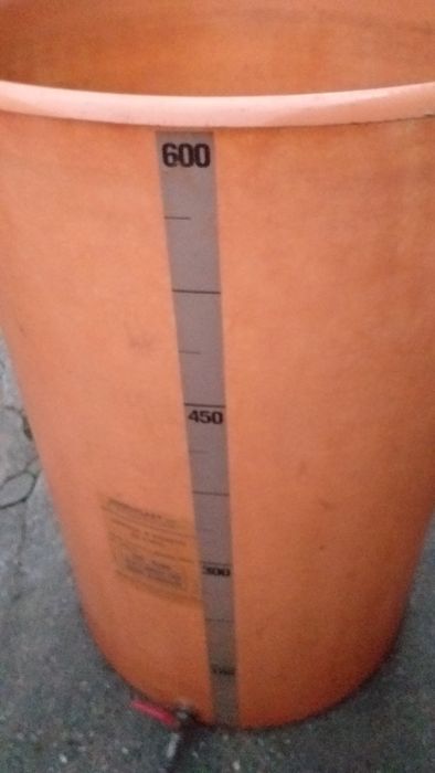 Desciorchinator zdrobitor 2,5t,butoi fibra,cazi 750l cu robinet italia